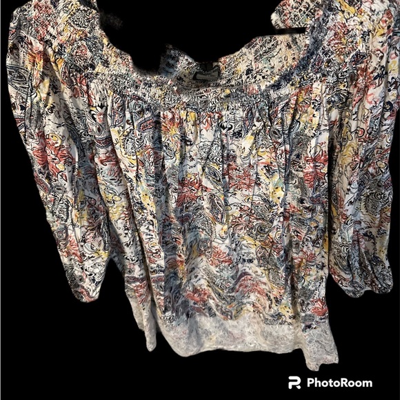 Chelsea & Theodore Tops - Chelsea & Theodore paisley beige detail off the shoulder blouse so cute size 2x